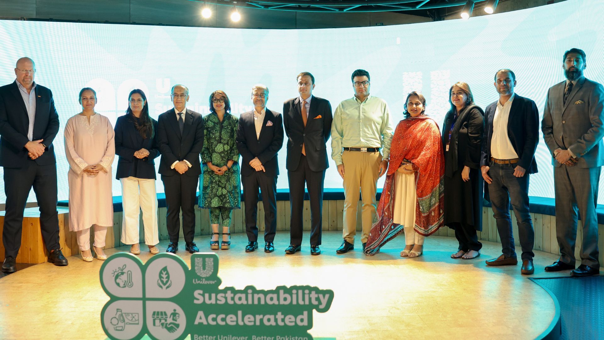 Group picture at Unilever Head Office