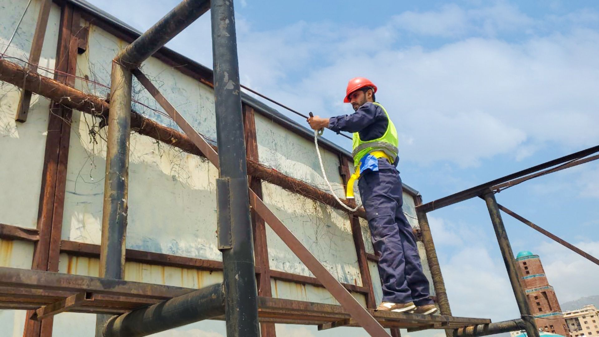 Unilever Pakistan enhances safety and livelihoods of outdoor advertising workers