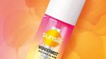 Sunsilk’s new Wonder Mist hair mist in Golden Glaze. A small pink and orange spray bottle on a pink and orange background.