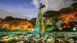 Plastic waste art by Benjamin Von Wong
