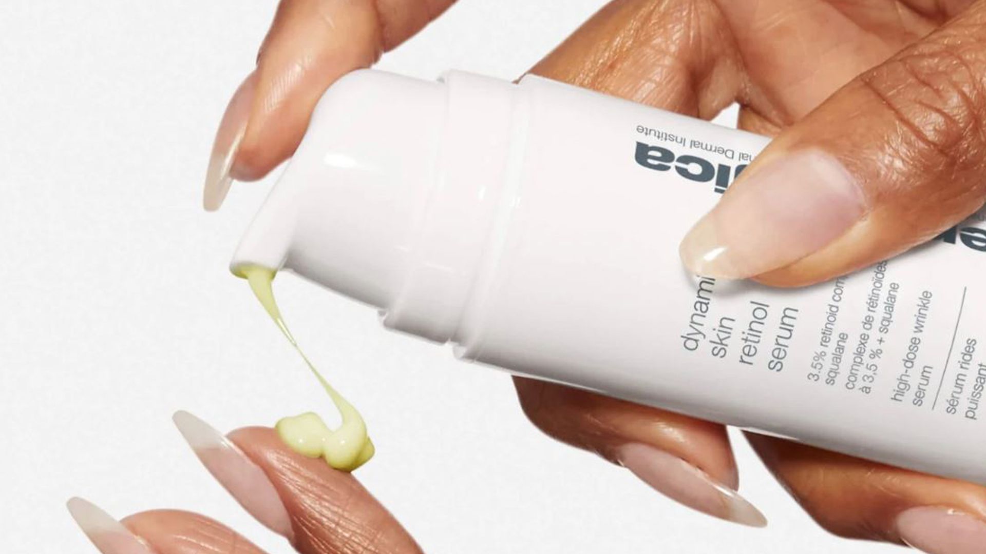 Consumer using Dermalogica’s Dynamic Skin Retinol Serum. 